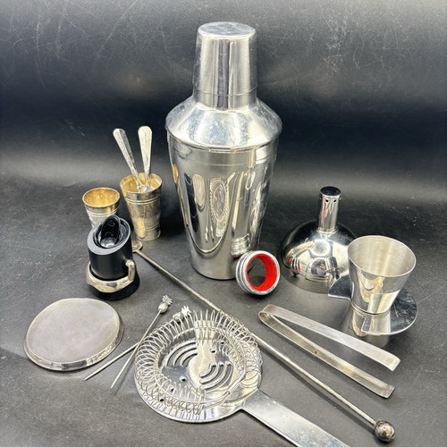 Cocktail shaker mixology set - shaker,
